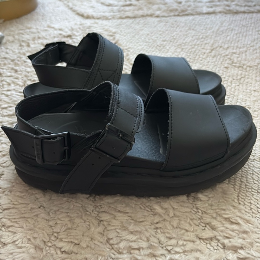 DR MARTENS VOSS WOMEN'S LEATHER STRAP SANDALS